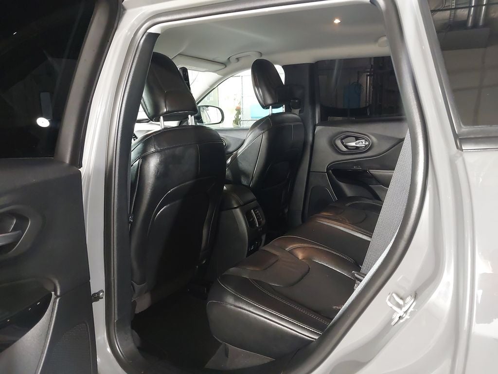 2023 Jeep Cherokee Altitude Lux