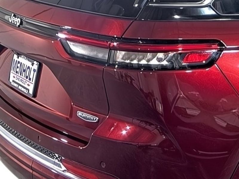 2022 Jeep Grand Cherokee Summit
