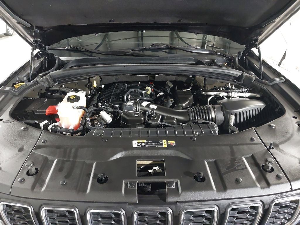 2022 Jeep Grand Cherokee L Laredo