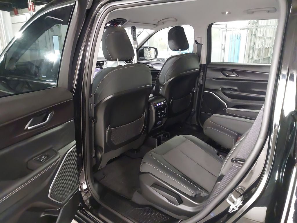 2022 Jeep Grand Cherokee L Laredo