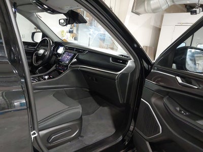 2022 Jeep Grand Cherokee L Laredo