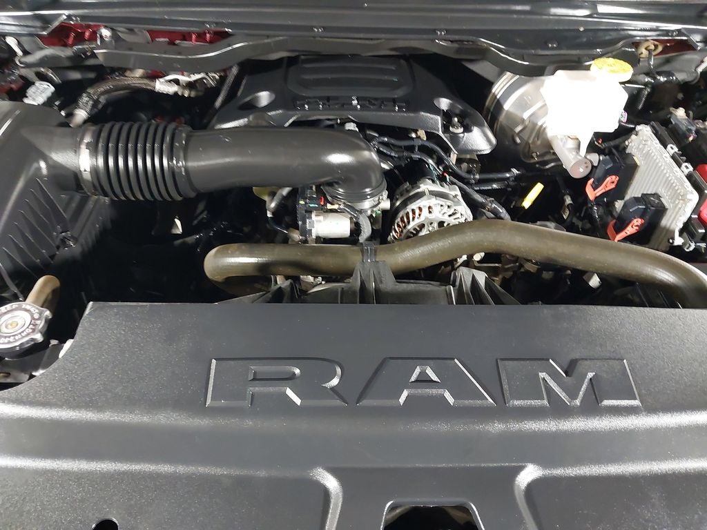2019 RAM 1500 Laramie Crew Cab 4x4 5'7" Box