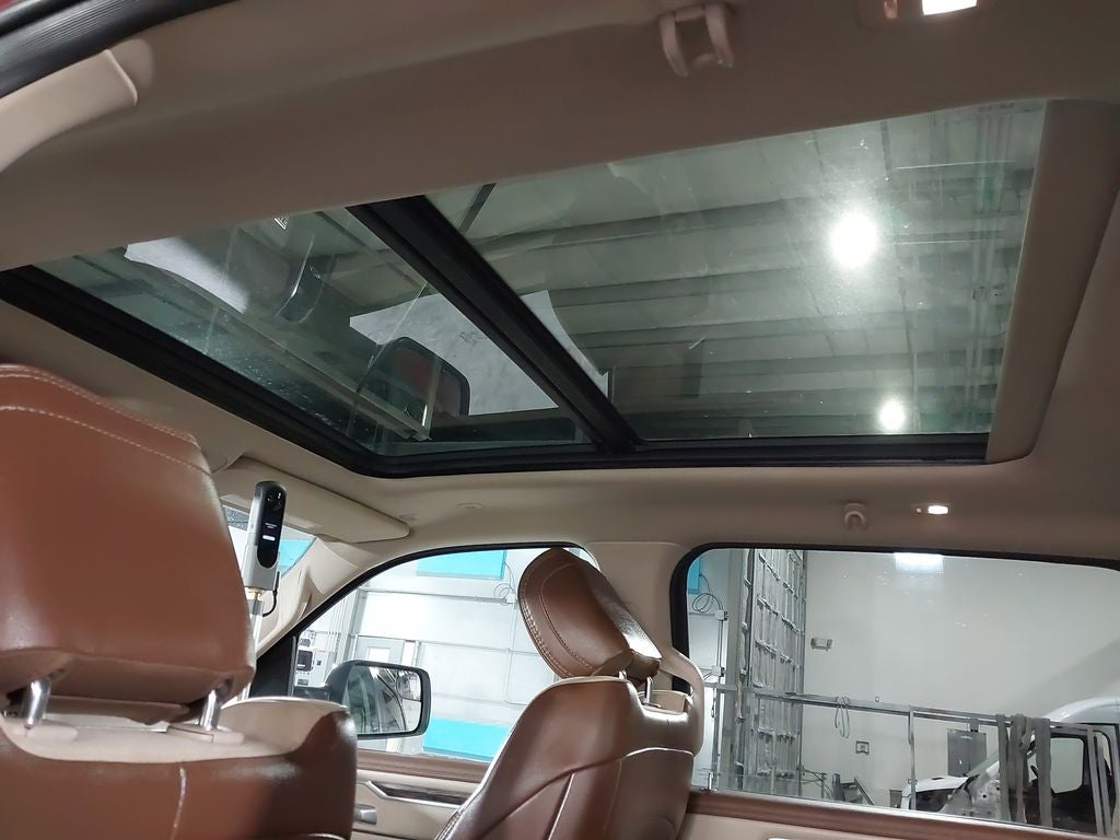 2019 RAM 1500 Laramie Crew Cab 4x4 5'7" Box