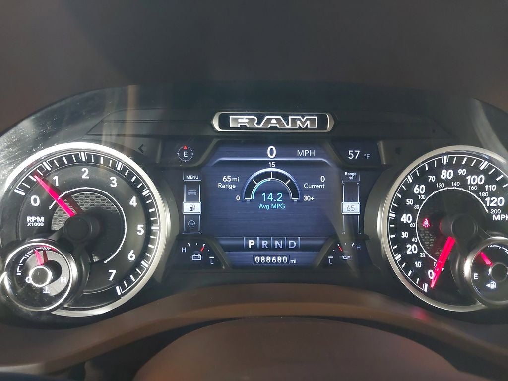 2019 RAM 1500 Laramie Crew Cab 4x4 5'7" Box