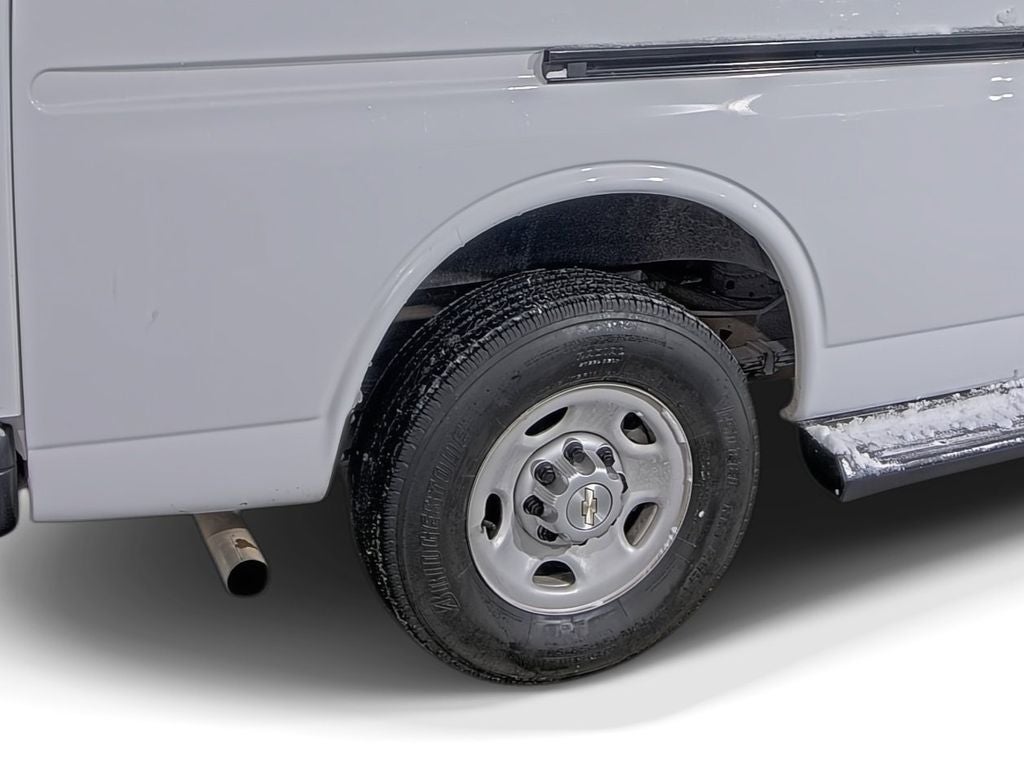 2023 Chevrolet Express Passenger 3500 1LS
