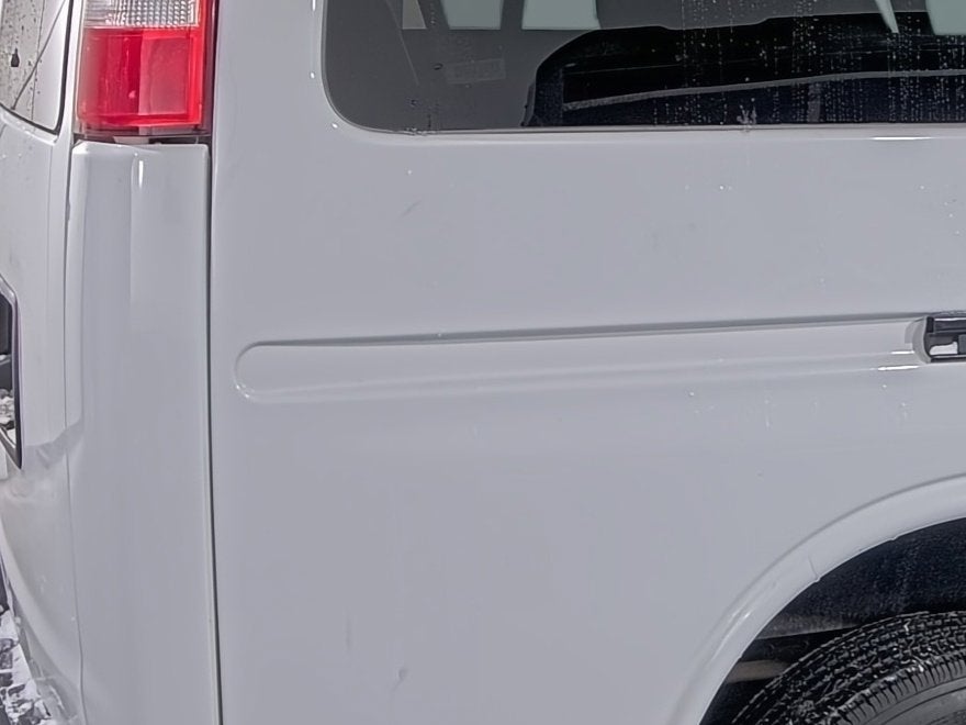 2023 Chevrolet Express Passenger 3500 1LS