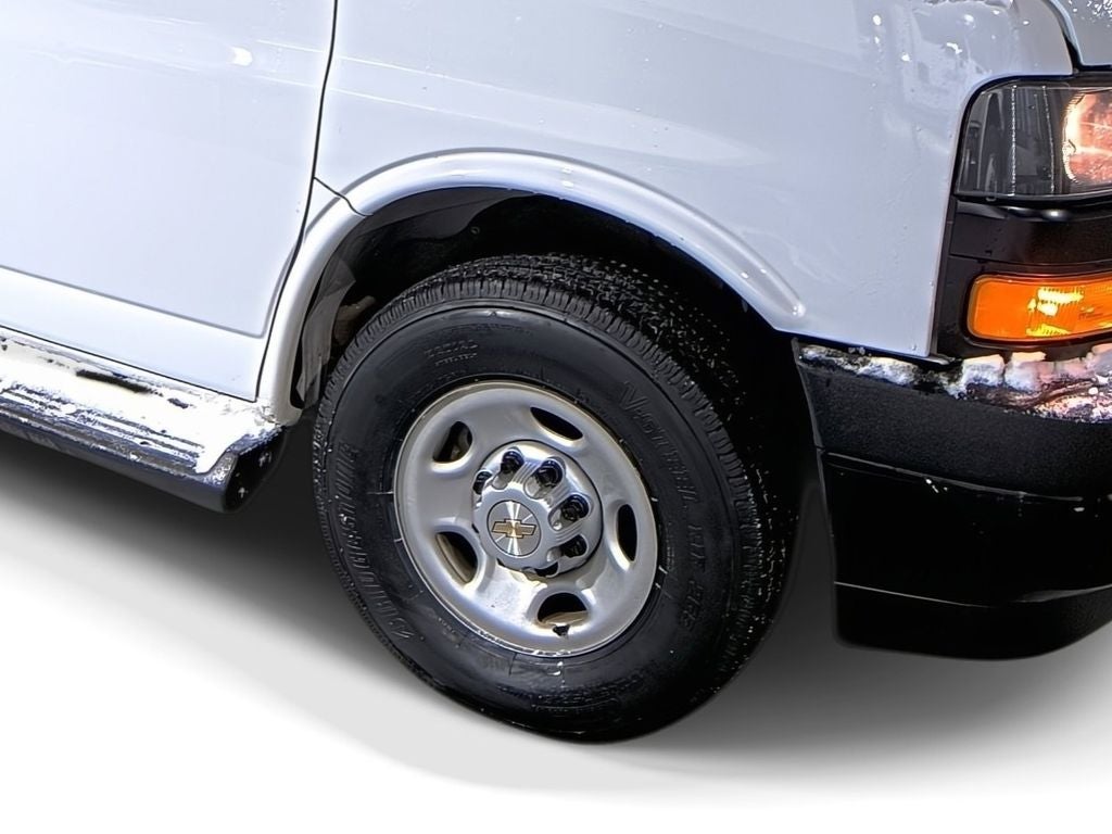 2023 Chevrolet Express Passenger 3500 1LS