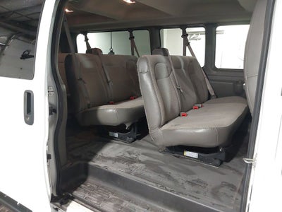 2023 Chevrolet Express Passenger 3500 1LS