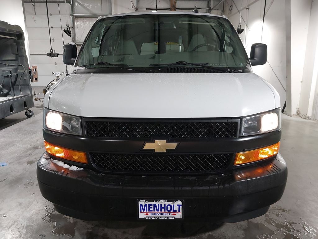 2023 Chevrolet Express Passenger 3500 1LS