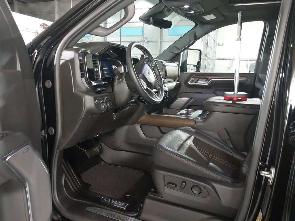 2025 Chevrolet Silverado 3500 HD High Country