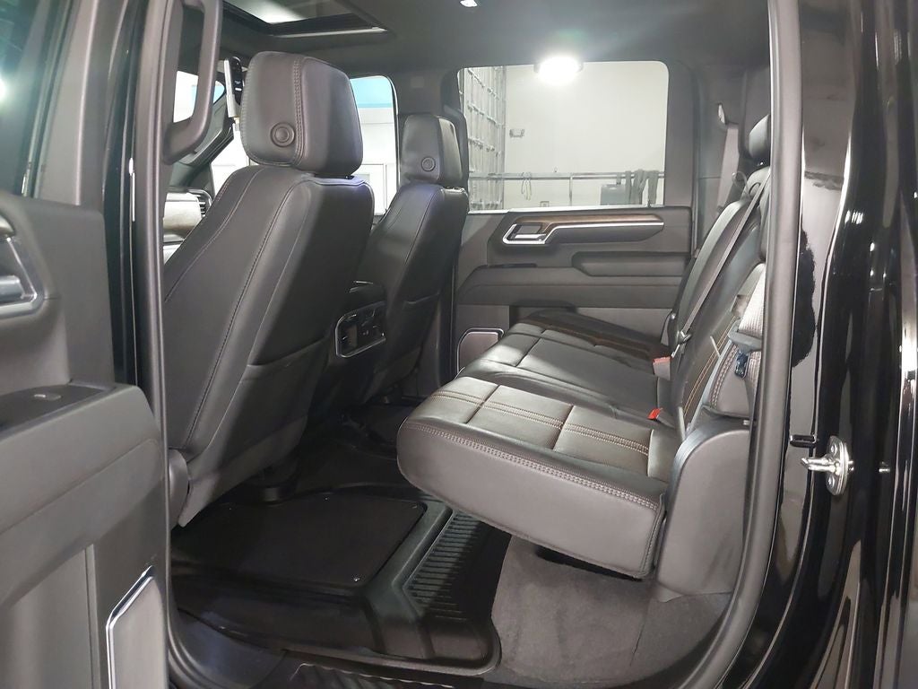 2025 Chevrolet Silverado 3500 HD High Country