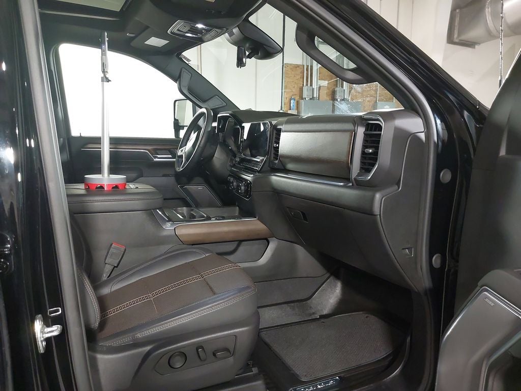 2025 Chevrolet Silverado 3500 HD High Country