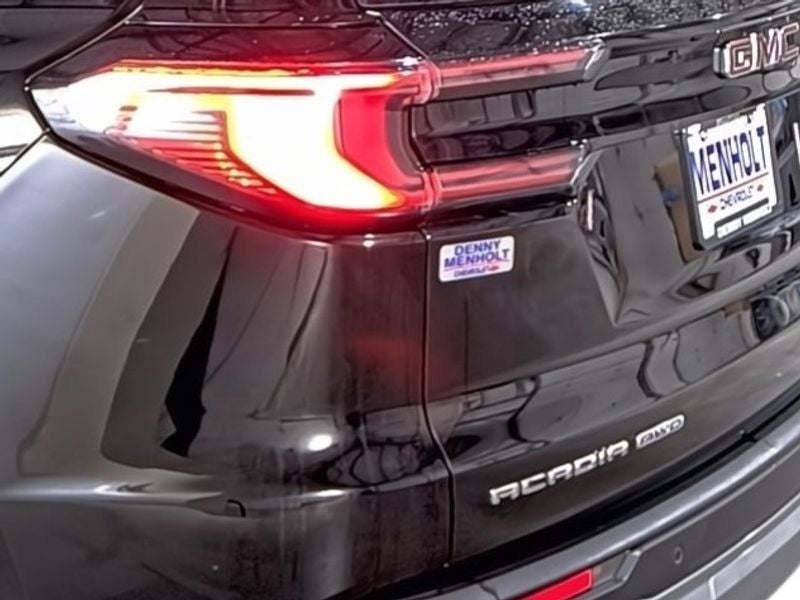 2024 GMC Acadia Elevation