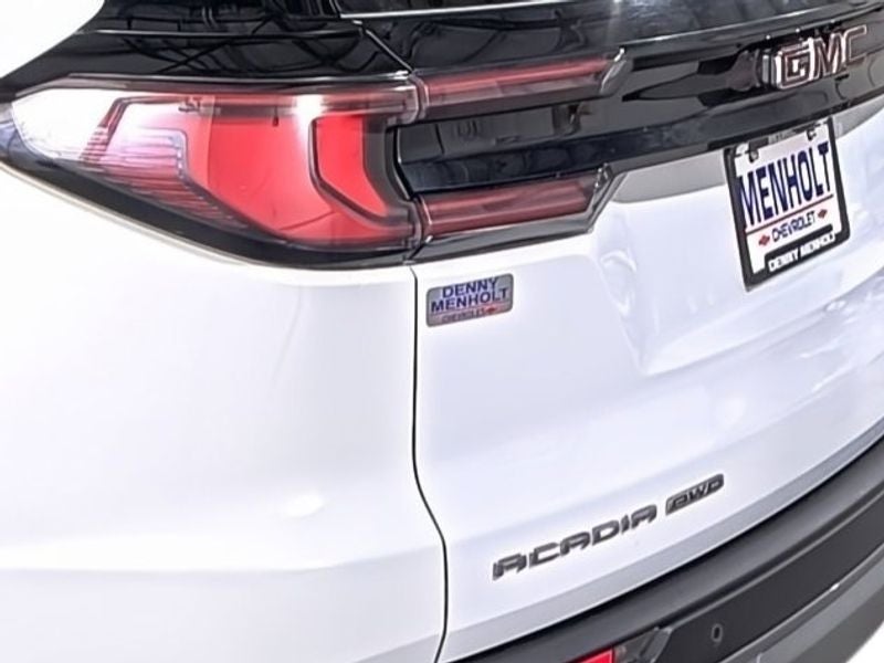 2025 GMC Acadia Elevation