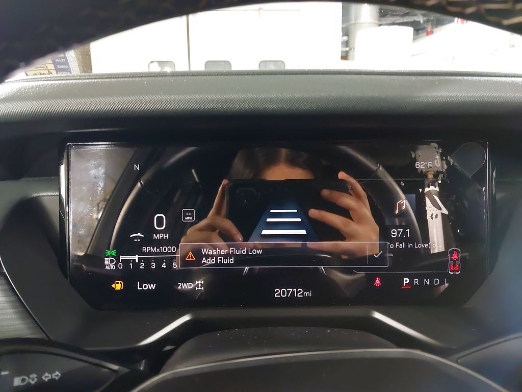 2025 GMC Acadia AT4