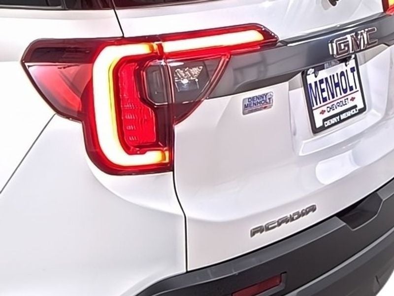 2023 GMC Acadia AT4
