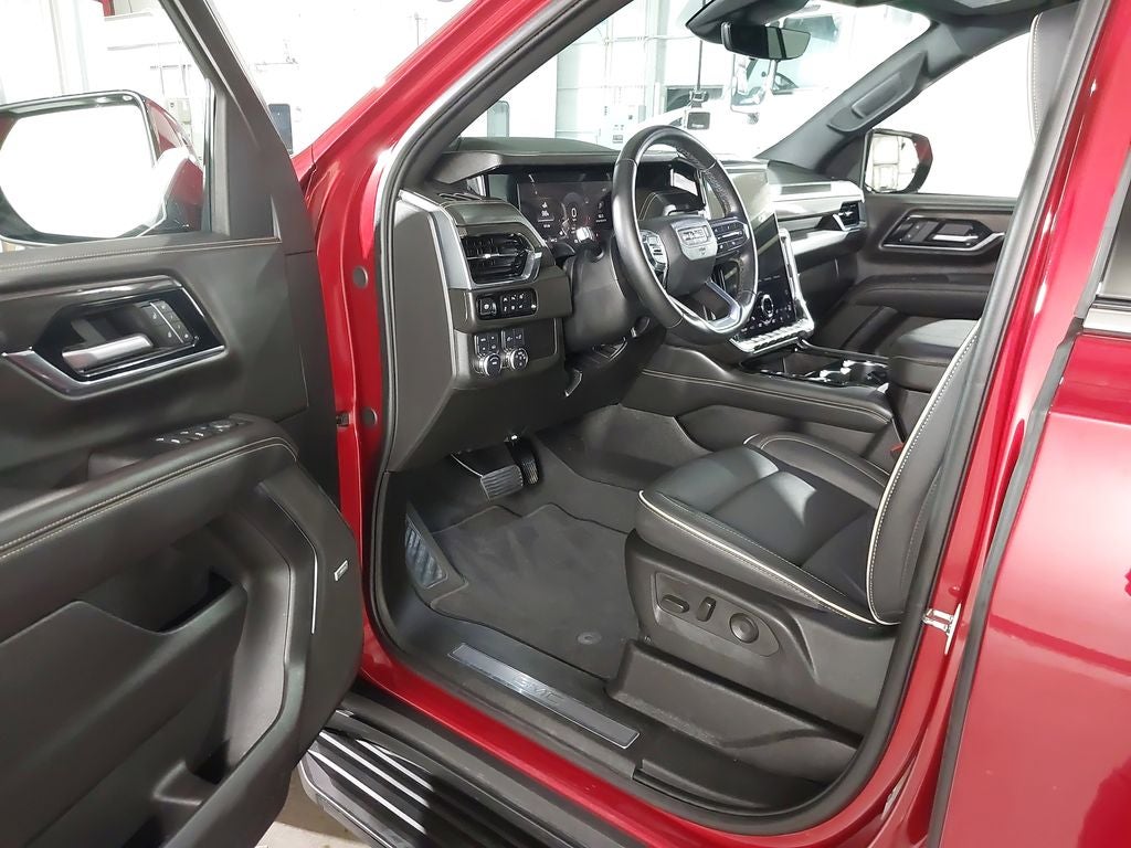 2025 GMC Yukon Elevation