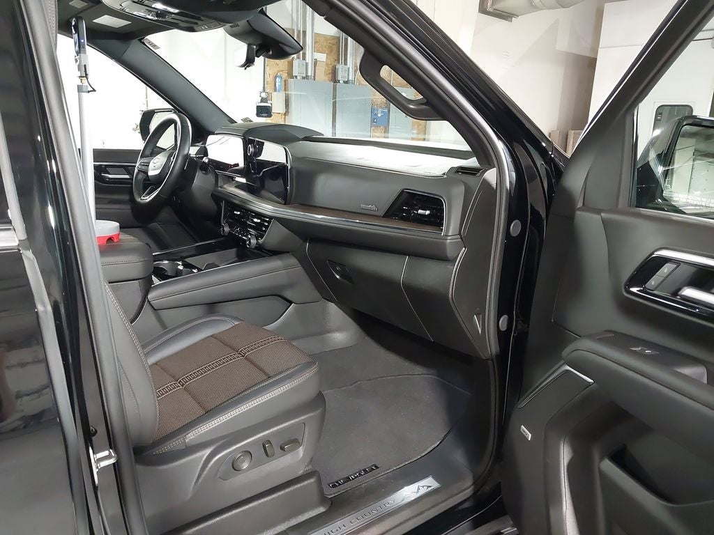 2025 Chevrolet Suburban High Country