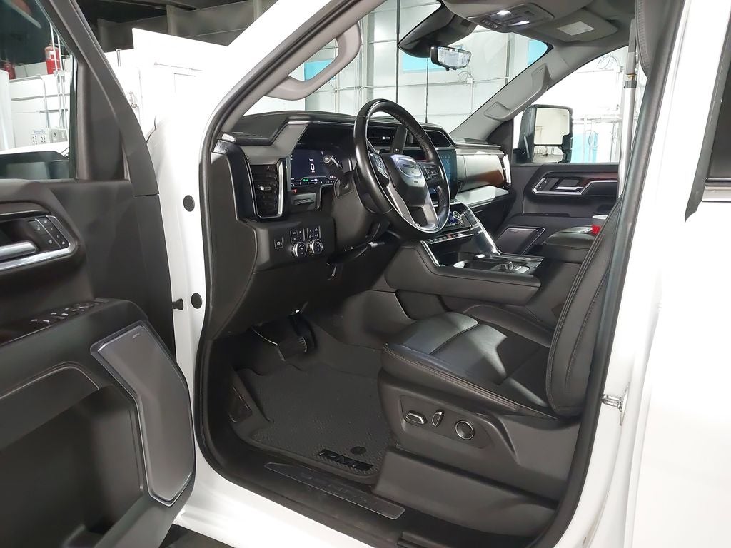 2025 GMC Sierra 3500 HD Denali