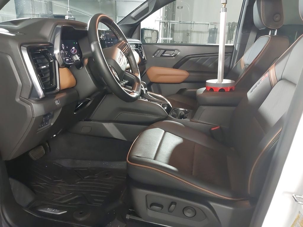 2025 GMC Canyon AT4