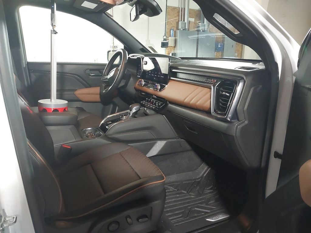 2025 GMC Canyon AT4
