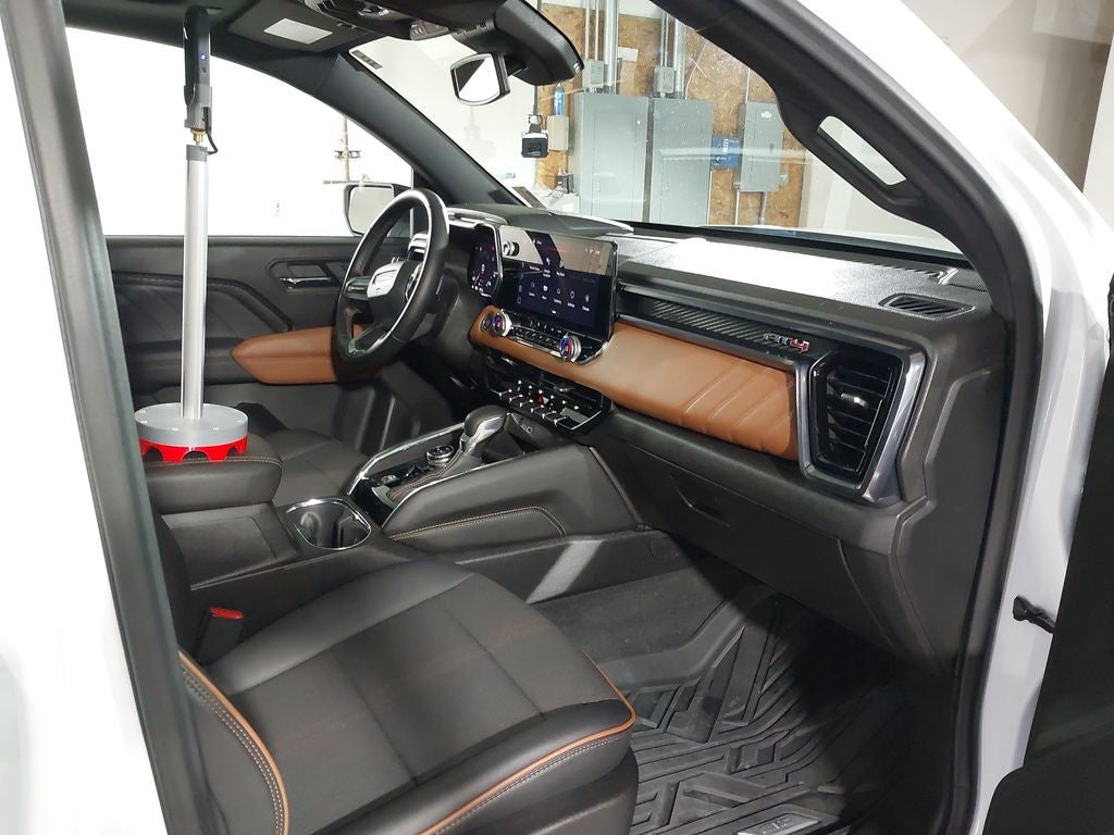 2024 GMC Canyon AT4