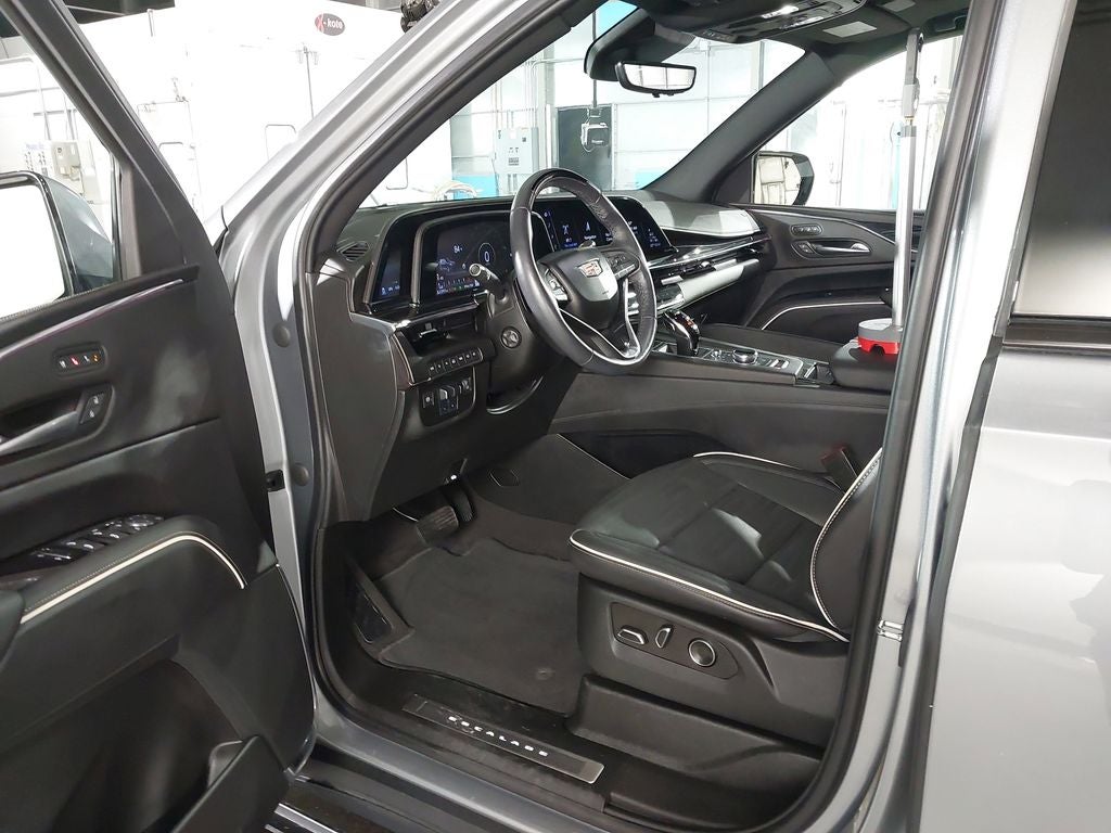 2023 Cadillac Escalade Sport