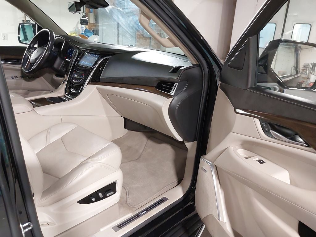 2020 Cadillac Escalade ESV Luxury