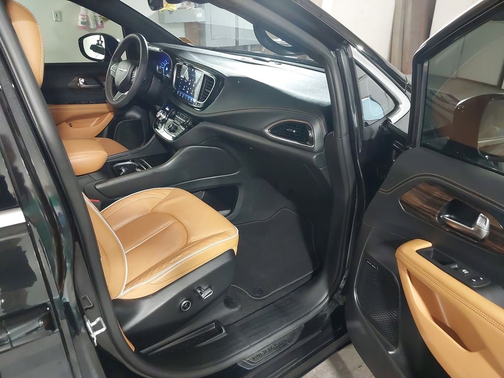 2023 Chrysler Pacifica Hybrid Pinnacle