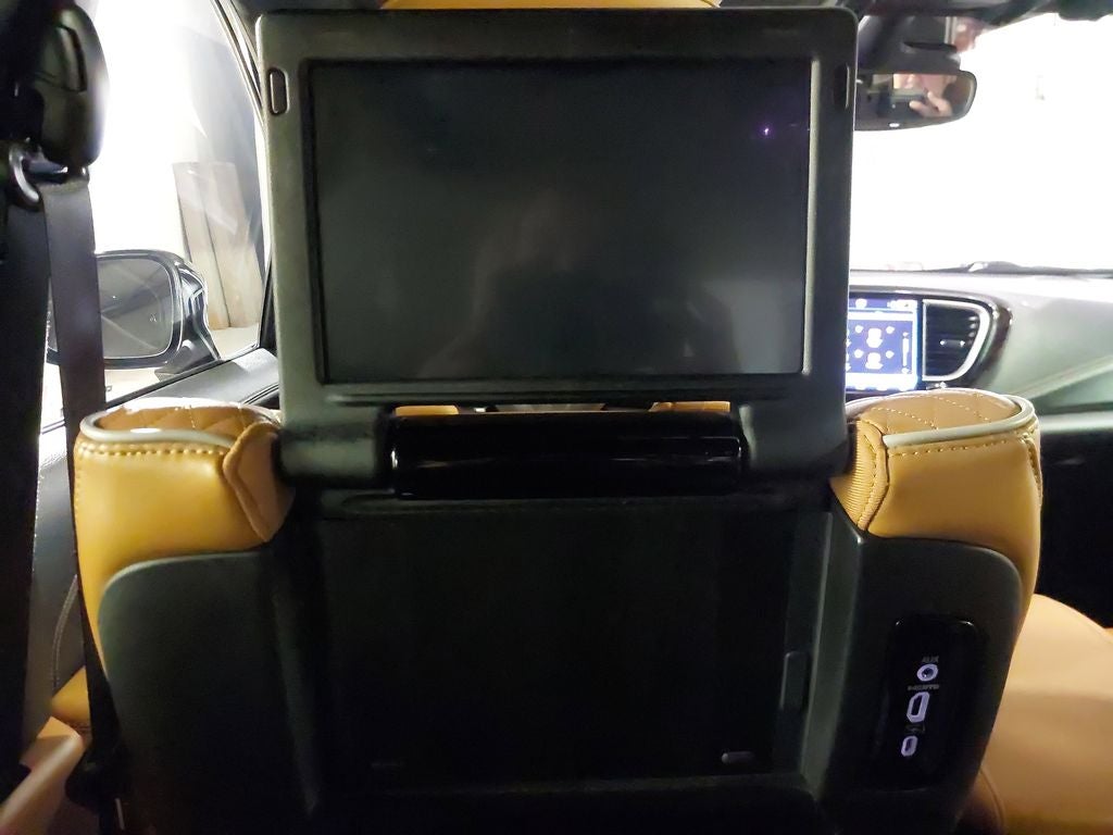 2023 Chrysler Pacifica Hybrid Pinnacle