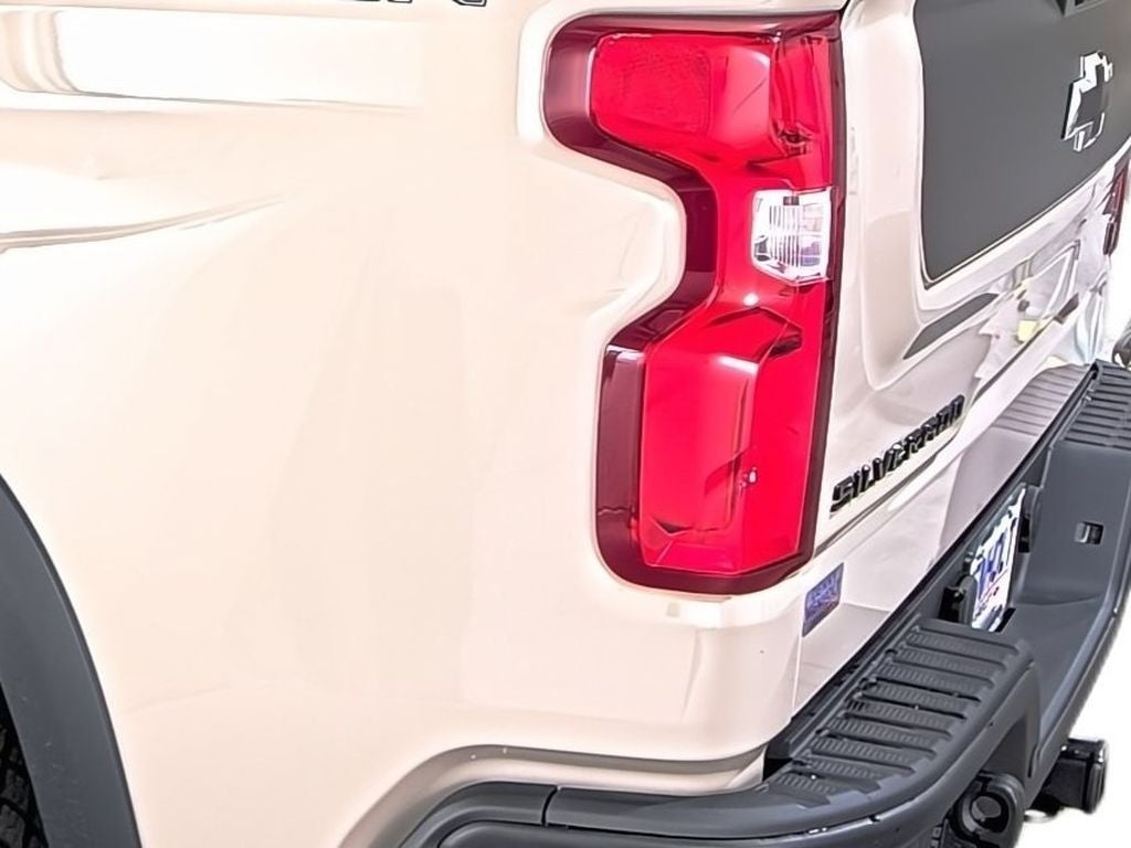 2026 Chevrolet Silverado 1500 ZR2 - Photo 10