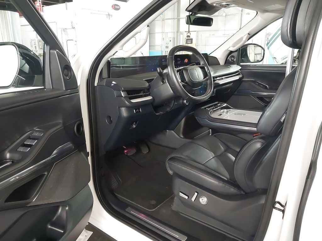 2025 Lincoln Navigator L Reserve