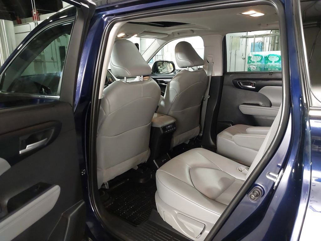 2025 Toyota Highlander LE