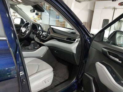 2025 Toyota Highlander LE