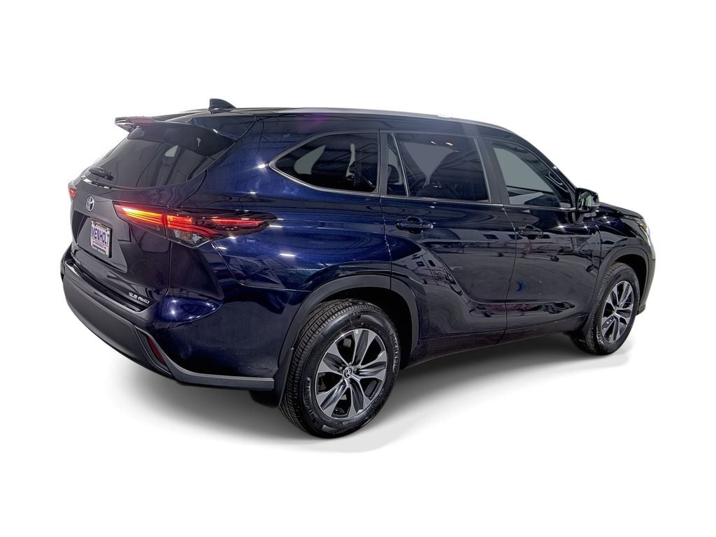 2025 Toyota Highlander LE