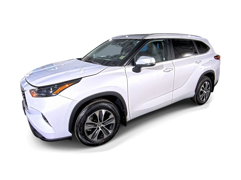 2025 Toyota Highlander LE