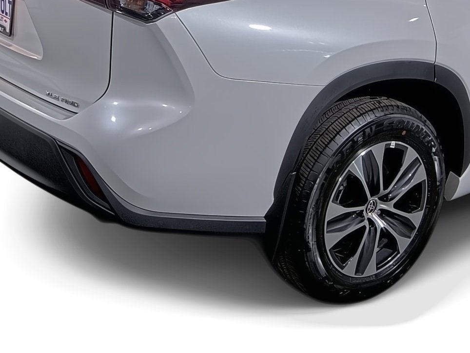 2025 Toyota Highlander LE