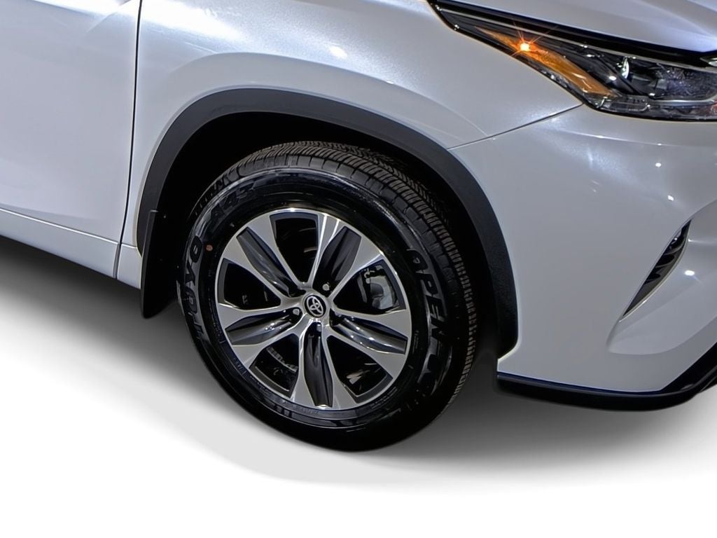 2025 Toyota Highlander LE