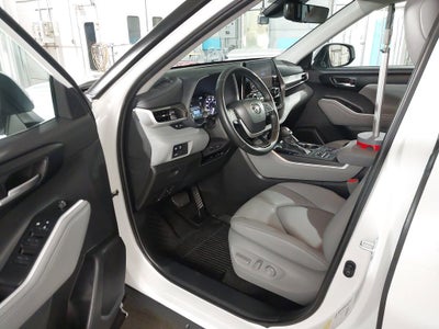 2025 Toyota Highlander LE