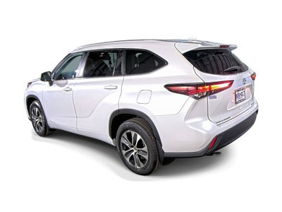 2025 Toyota Highlander LE
