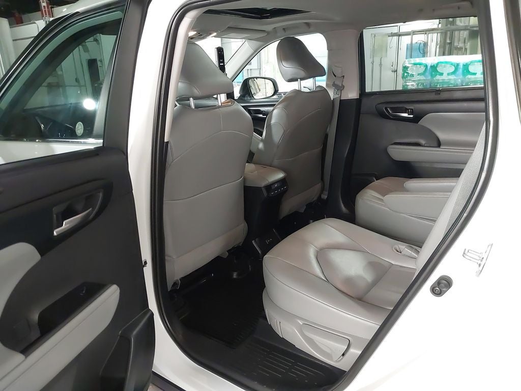 2025 Toyota Highlander LE