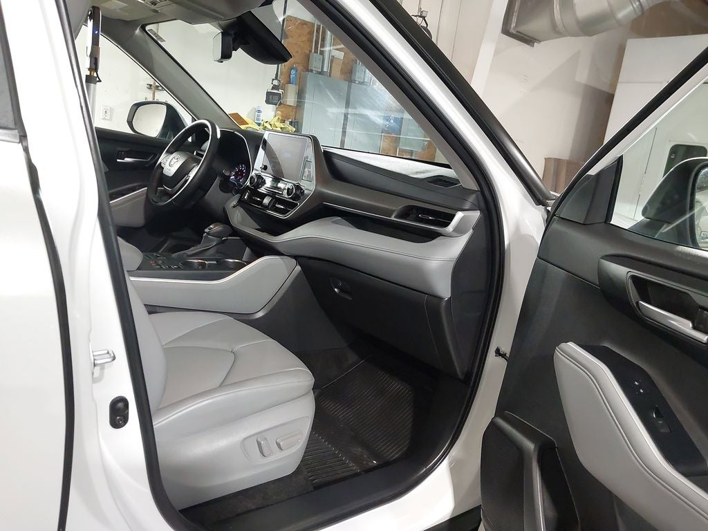 2025 Toyota Highlander LE