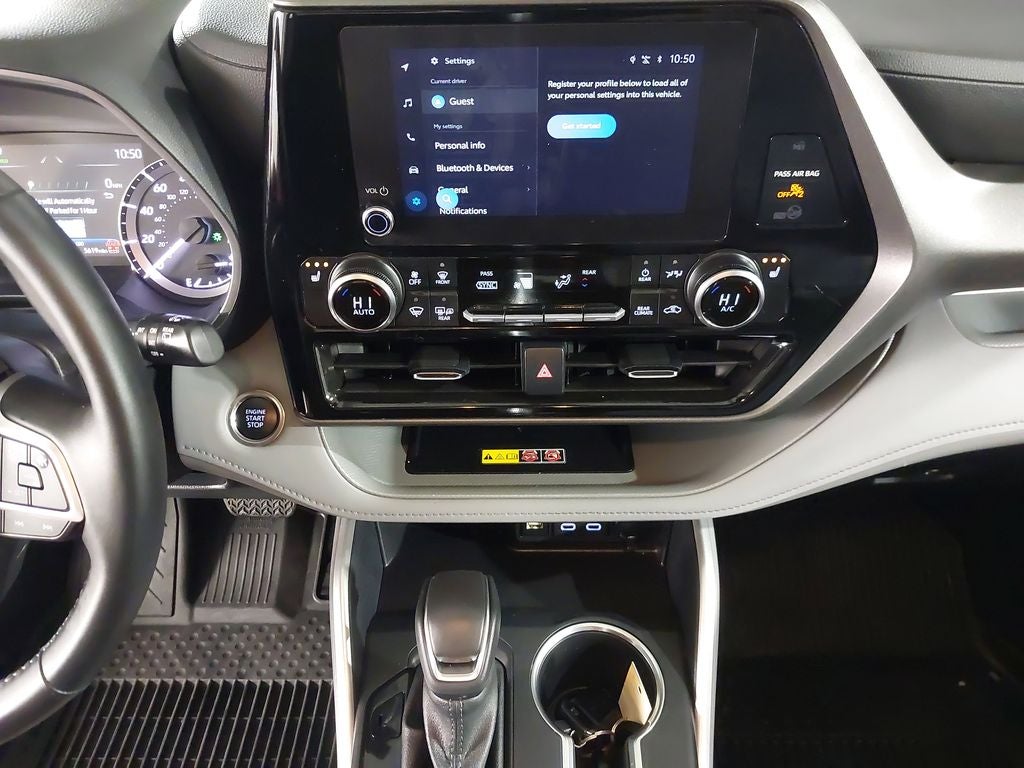 2025 Toyota Highlander LE