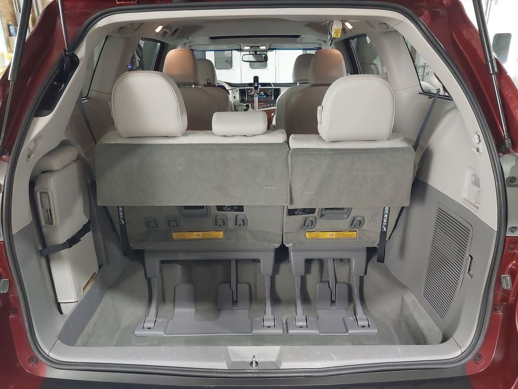 2013 Toyota Sienna XLE AAS