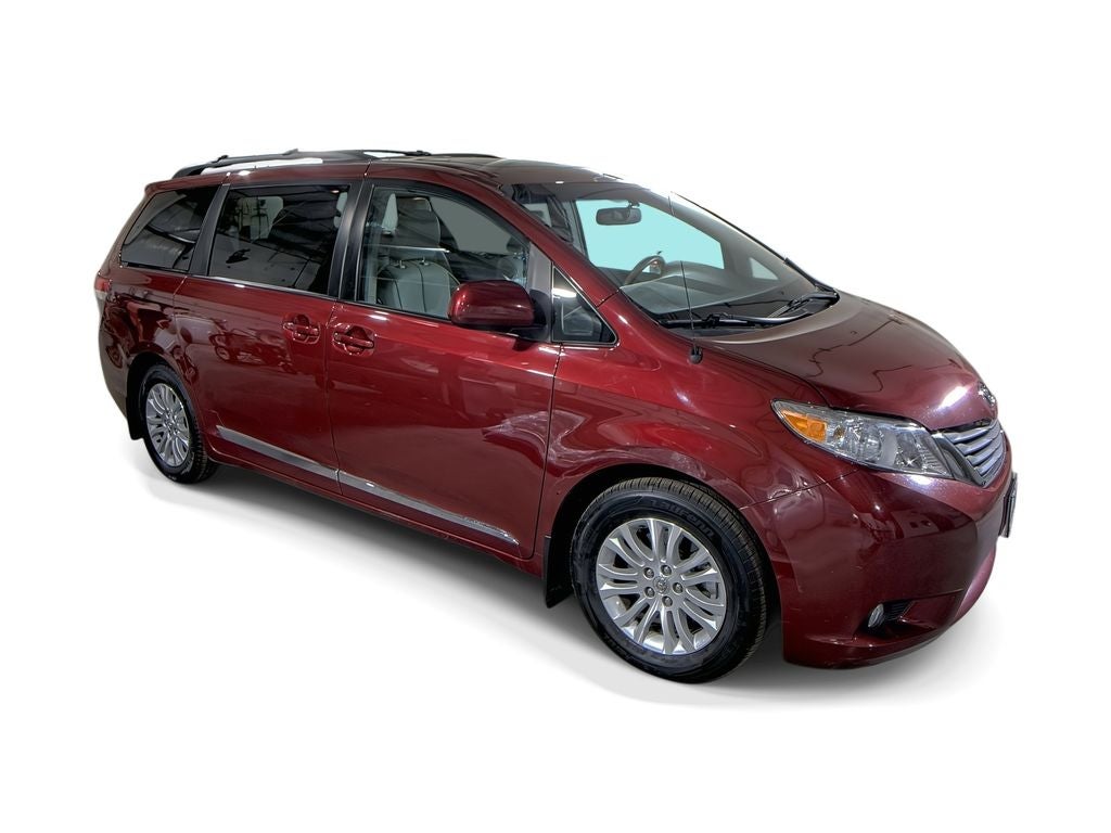 2013 Toyota Sienna XLE AAS