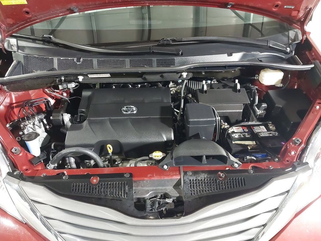 2013 Toyota Sienna XLE AAS