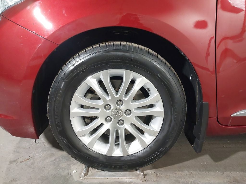 2013 Toyota Sienna XLE AAS