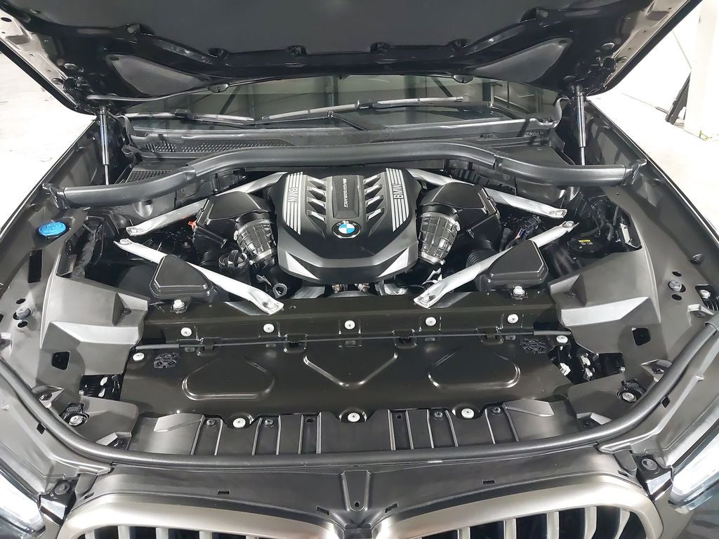 2021 BMW X6 M50i