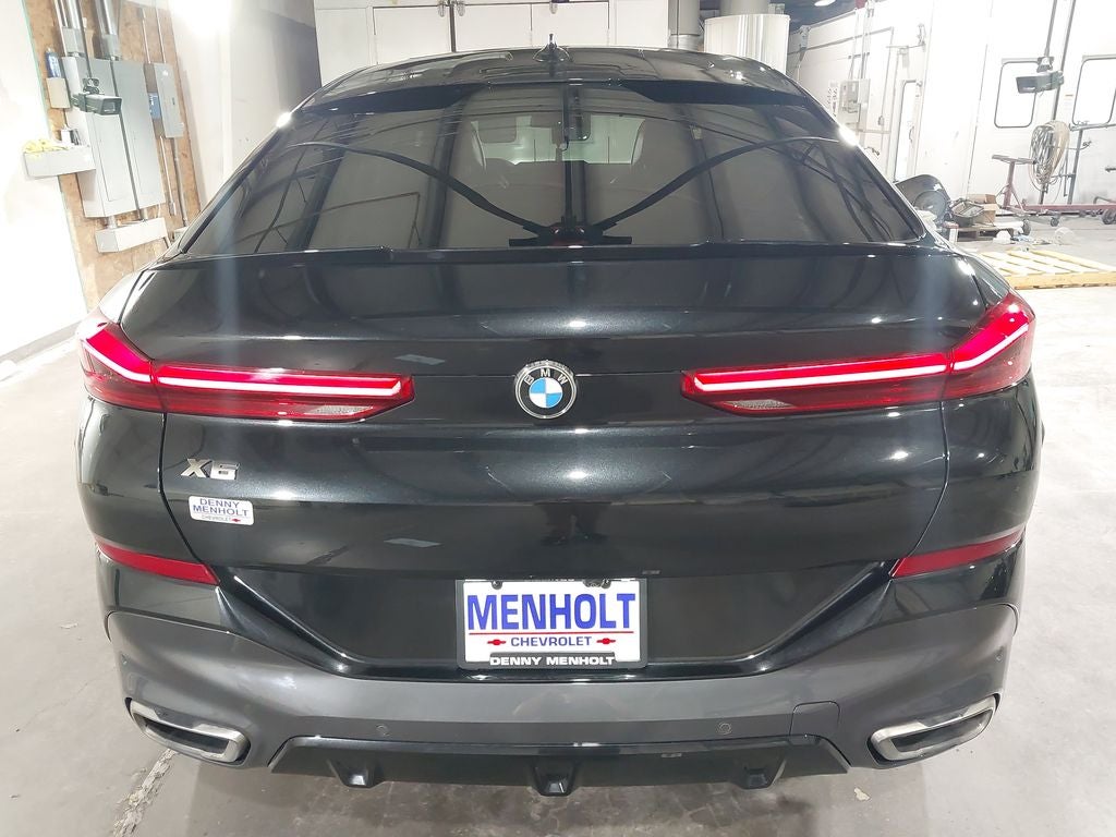 2021 BMW X6 M50i