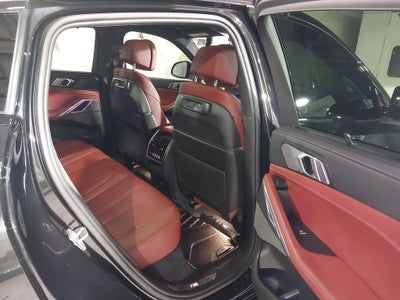 2021 BMW X6 M50i
